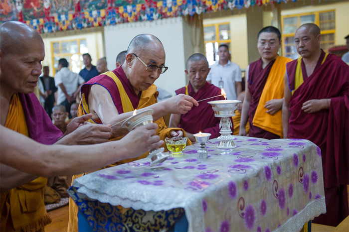 Буддийский праздник Весак 2016